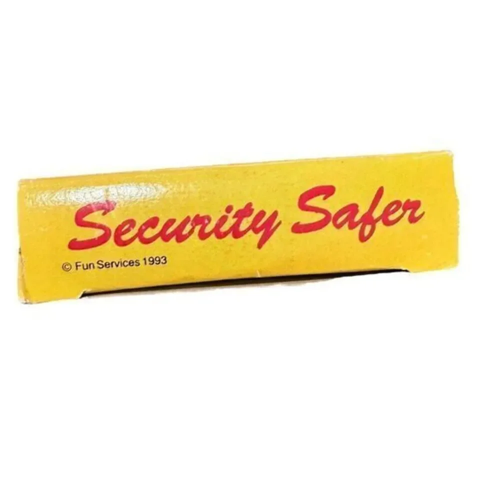 Vintage 1993 Pink  Security Safer Money/Card‎ Holder